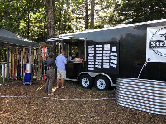 Mobile dining