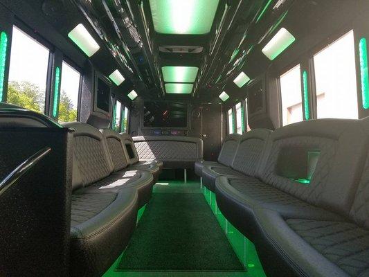 2017 28 passenger Party with a bathroom! Perfect for Weddings, Bourbon Tours and Kentucky Derby.