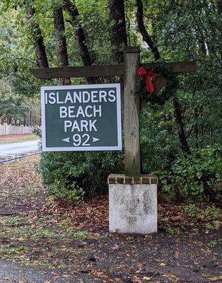 Entrance to Islanders Beach Park