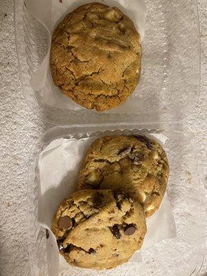 Sweet Tooth: White Chocolate Macadamia Nut, Triple Chocolate Chunk Deluxe Cookie, Chocolate Chip Cookie, Sugar Cookie (not pictured)