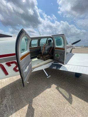 One of our repetitive customers with much confidence, flew his Cessna 206 to Houston to pick his Range Rover Engine he purchased with us!