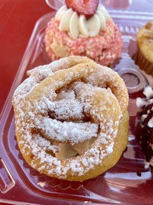 Funnel cake Cupcake