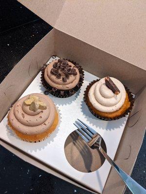 Double chocolate, pumpkin, and maybe vanilla cupcake with milk chocolate which was my favorite