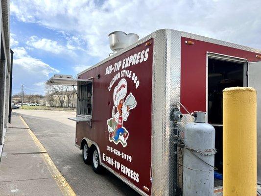 Food Truck Outside