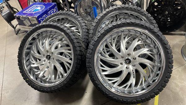 26x10 Artis Decaturs with 35" mt tires