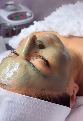 Relaxation Facial