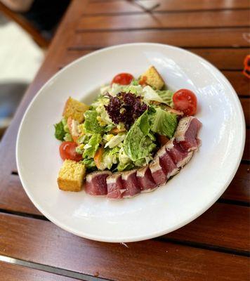 Perfect House Salad with Seared Ahi Tuna