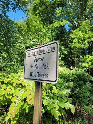 Conservation area sign