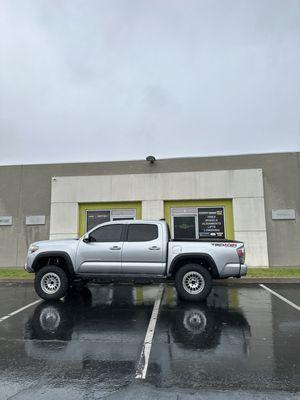 2022 Toyota Tacoma TRD Off-Road 4x4  Set up: icon delta joint UCAs, 2.5 king mid travel, tremor 104 machined wheels, and BFG KO2s.