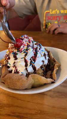 Deep Fried Ice Cream w a bunelo