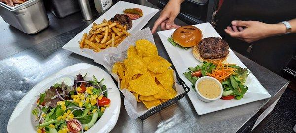 santa fe salad, nacjos n burger.