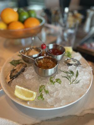 Happy hour Oyster Trio