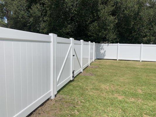 6ft Vinyl Fence