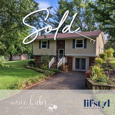 Sold by Anne Huber, Lifstyl National