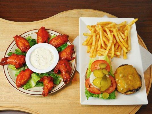 Gourmet Cheeseburger &fries
and 8 pc Hot wings