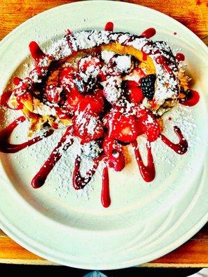 Split Puff Pancake with fresh berries