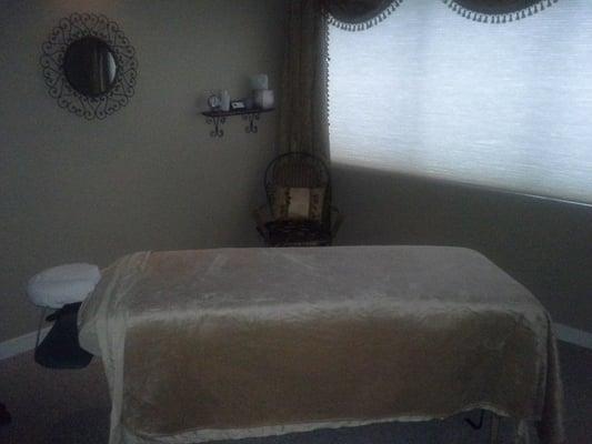 Another beautiful massage room.