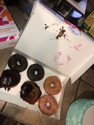 Messy Assorted 6 Donuts