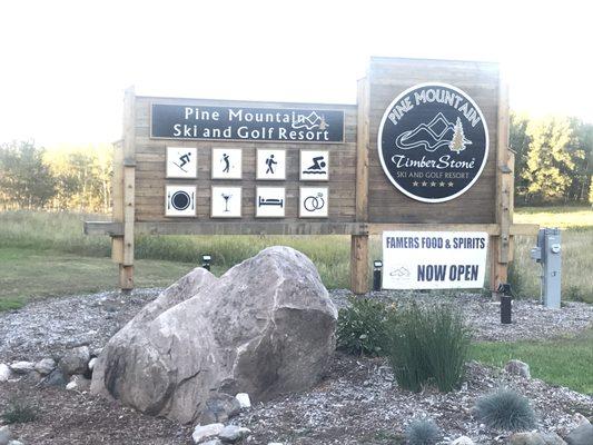 Sign at the entrance to the resort