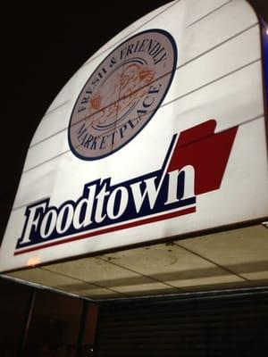 Foodtown entrance