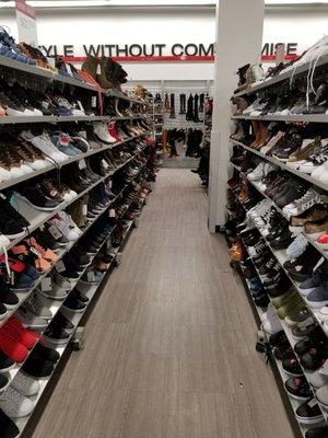 Tons of name brand shoes