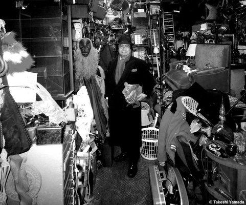 REUSE AMERICA VINTAGE WAREHOUSE (Brooklyn, NY). Dr. Takeshi Yamada and Seara (Coney Island sea rabbit)