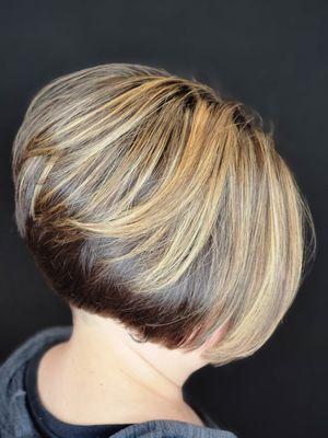 The timeless, stacked Bob