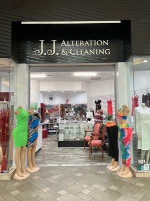 A friendly place to get all your alteration in the Boyton Beach mall right next to JC Penney