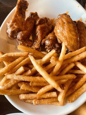 Buffalo Smoked Wings with Fries