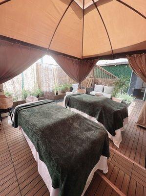 We are ready for this summer. You guys are welcome to try out the private outdoor massage. Nice ocean breeze.