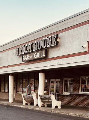 Brick House Bar & Grille