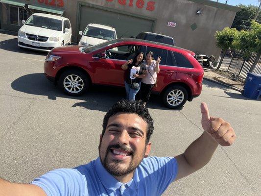 A wonderful customer who was easily approved for a Ford Edge at Westland Auto Sales - Fresno's Buy Here Pay Here Car Dealer