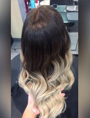 Platinum ombré by Leyla https://www.instagram.com/ushairways/