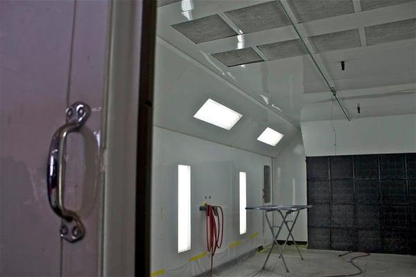 1000 sqft state of the art spray booth