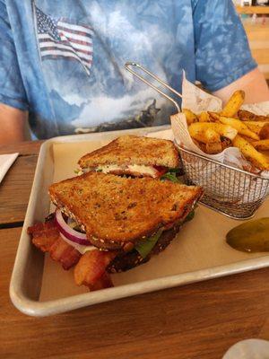 BLT Sandwich Basket