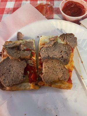 Grandma slice with meatballs