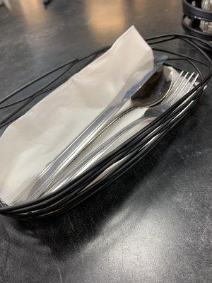 Thoughtful utensil basket