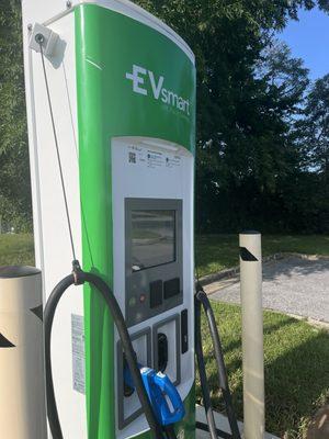 L3 supercharger and four L2 EV Chargers in the parking lot.