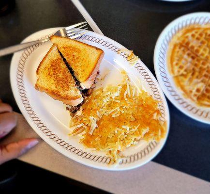 Bacon Cheesesteak patty melt w/ hash browns