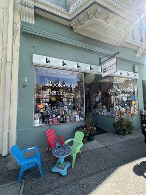 Outside of the store is welcoming & great outside seating area for kids.