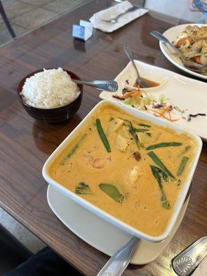 Red Curry with Shrimp (lvl 4) with white rice & 44. Pad Woon Sen with Fried Tofu