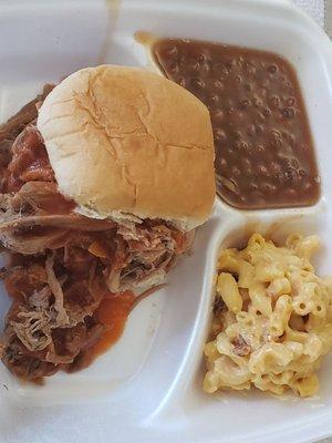 Love those pulled pork sandwiches, brisket is good but the pork is aces.