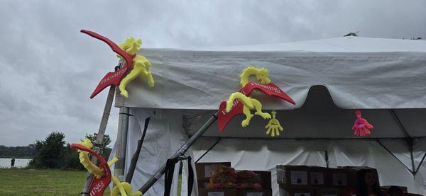 Dragons decorating the tent