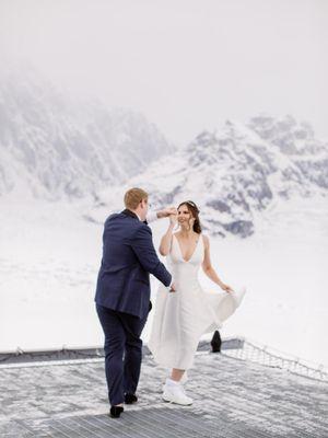 2020 wasn't so bad after all! Our Students Will and Alexandra's perfect first dance at the beautiful Sheldon Chalet in Alaska!...Brrrrrrrr!