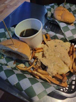 1/2 Beef on Wek with poutine fries