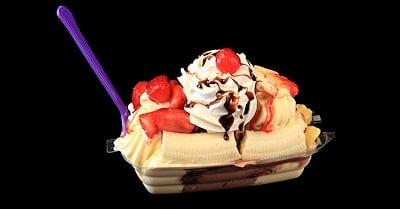 Banana split with frozen yogurt!