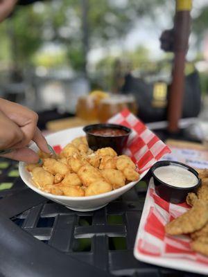 Fried cheese curds