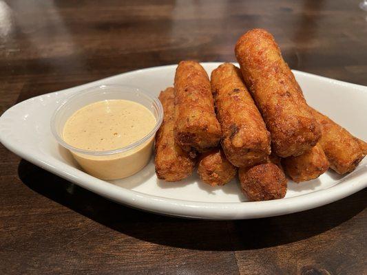 Tater Logs w/ Sriracha ranch