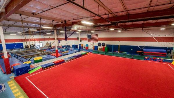 Diablo's 10,000-foot facility features 2 in-ground foam pits, a 40' tumble track, 2 spring floor exercise areas and more.