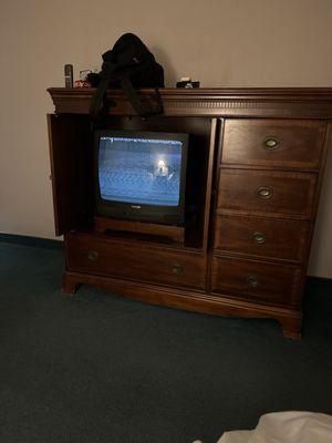 Haven't seen a Tv this old in years, only has 5 channels that work.